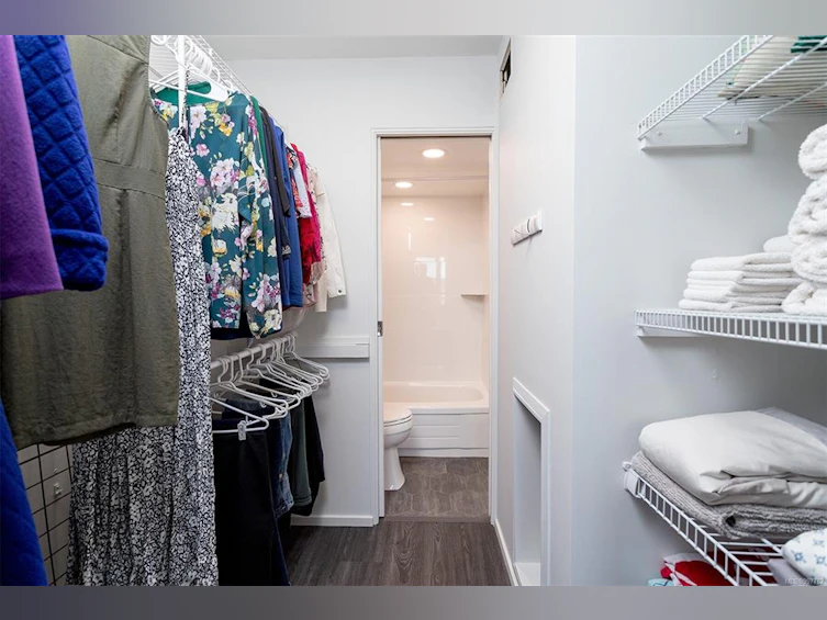 906-327 Maitland Street, Victoria, BC, V9A 7G7 - 21