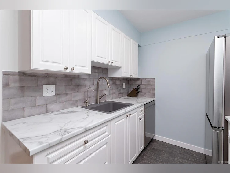 906-327 Maitland Street, Victoria, BC, V9A 7G7 - 15