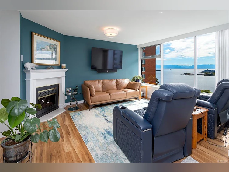 906-327 Maitland Street, Victoria, BC, V9A 7G7