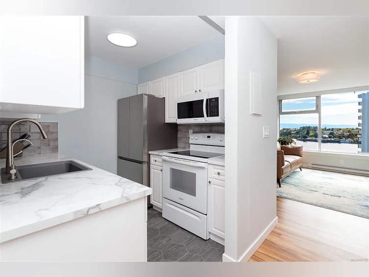 906-327 Maitland Street, Victoria, BC, V9A 7G7 - 17