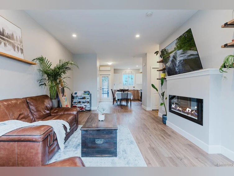 1204-3351 Luxton Road, Langford, BC, V9C 0P2 - 4