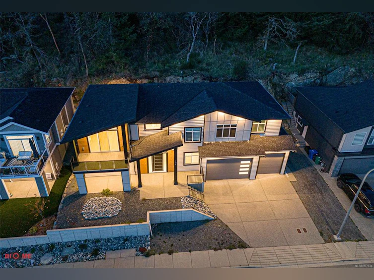 196 Golden Oaks Crescent, Nanaimo, BC, V9T 0K8 - 2