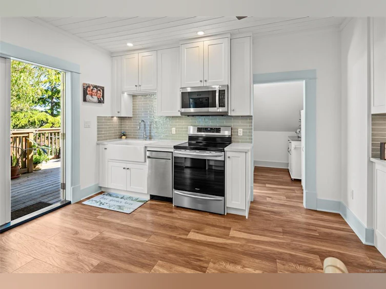 2651 Cedar Hill Road, Victoria, BC, V8T 3H1 - 22