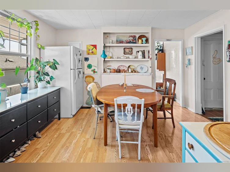 2651 Cedar Hill Road, Victoria, BC, V8T 3H1 - 8