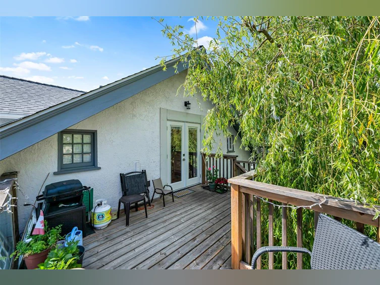2651 Cedar Hill Road, Victoria, BC, V8T 3H1 - 41