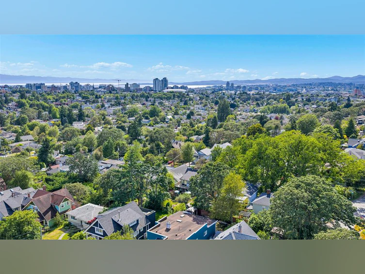 2651 Cedar Hill Road, Victoria, BC, V8T 3H1 - 54