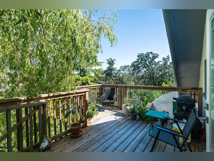 2651 Cedar Hill Road, Victoria, BC, V8T 3H1 - 39