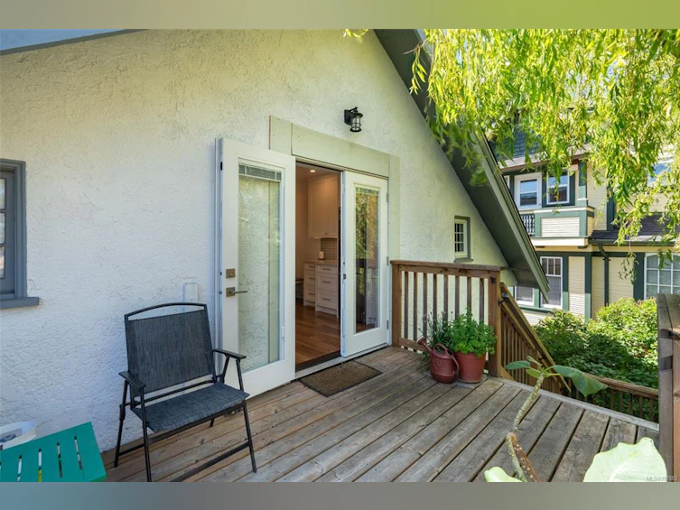 2651 Cedar Hill Road, Victoria, BC, V8T 3H1 - 40