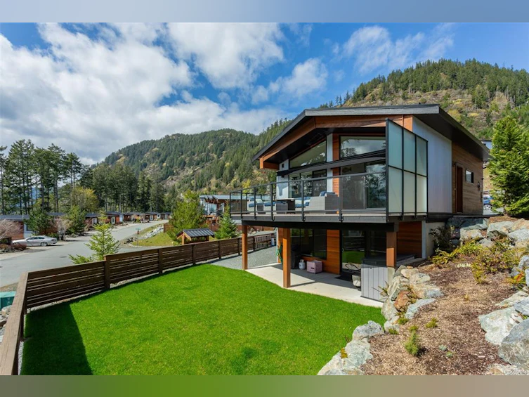 7420 Cottage Way, Lake Cowichan, BC, V0R 2G1