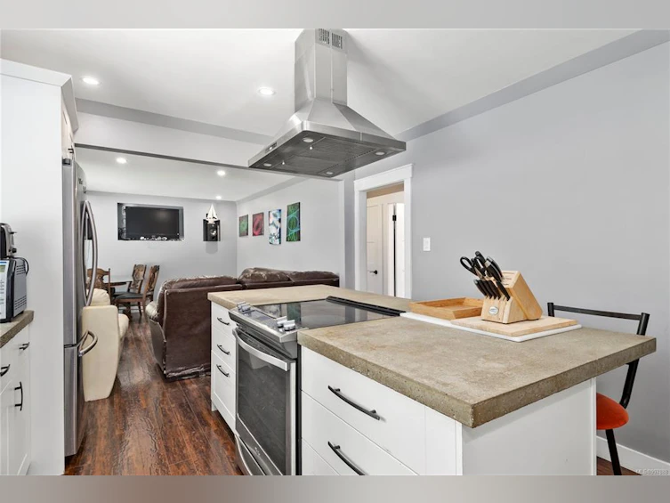 2307 Campbell River Road, Campbell River, BC, V9W 4N9 - 4