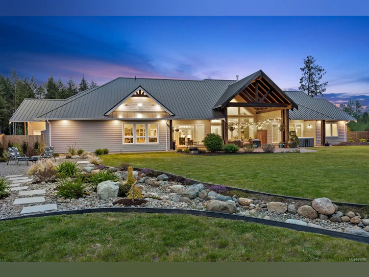 8757/8761 Oyster River Way, Black Creek, BC, V9J 1K5 - 43
