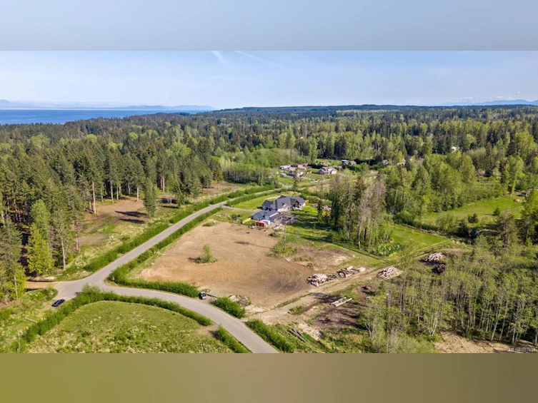 8757/8761 Oyster River Way, Black Creek, BC, V9J 1K5 - 65