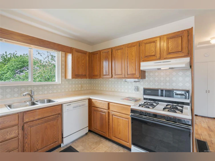 631 Hawkins Street, Nanaimo, BC, V9S 2V5 - 4