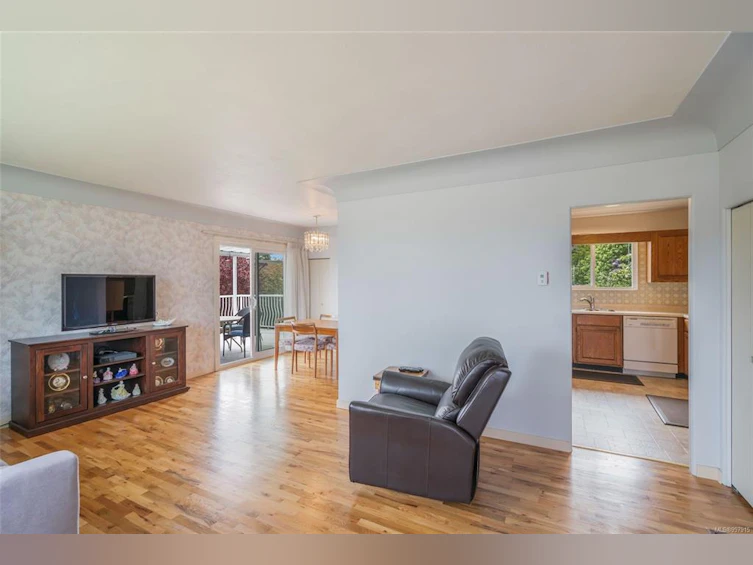 631 Hawkins Street, Nanaimo, BC, V9S 2V5 - 3