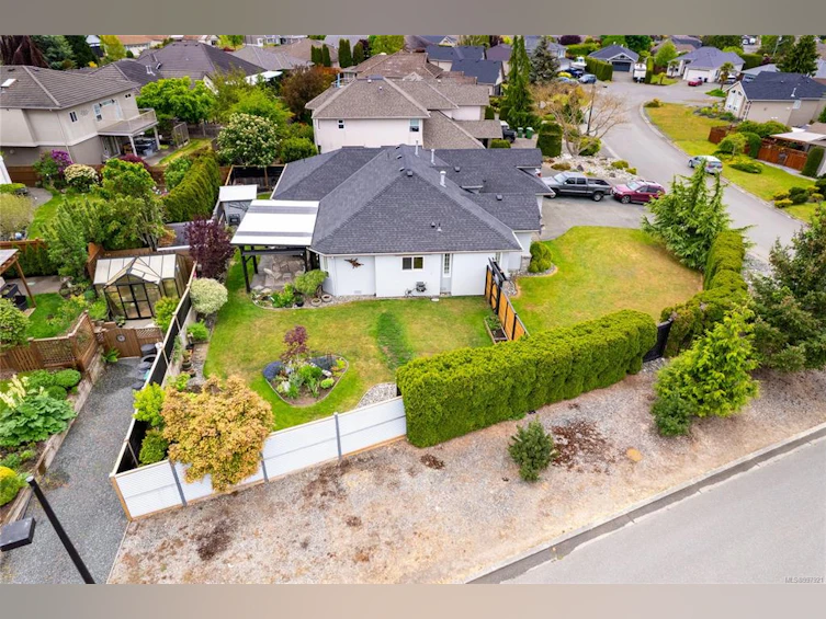 1084 Aery View Way, French Creek, BC, V9P 2N9 - 12