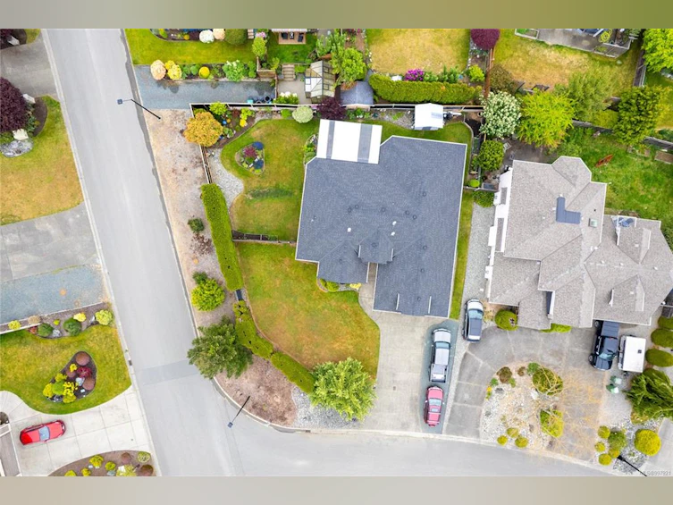 1084 Aery View Way, French Creek, BC, V9P 2N9 - 39