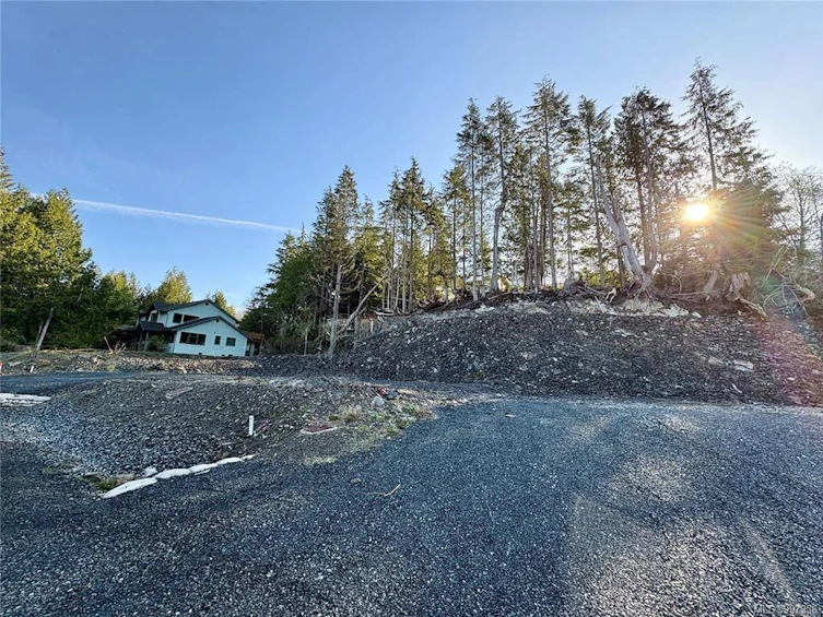 238 First Street, Tofino, BC, V0R 2Z0 - 3