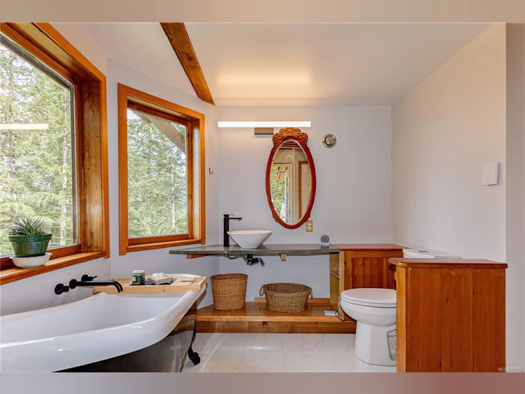 1821 Hyacinthe Bay Road, Quadra Island, BC, V0P 1H0 - 46