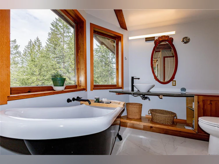 1821 Hyacinthe Bay Road, Quadra Island, BC, V0P 1H0 - 44