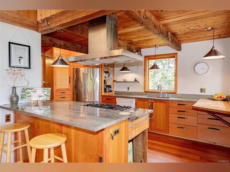 1821 Hyacinthe Bay Road, Quadra Island, BC, V0P 1H0 - 26