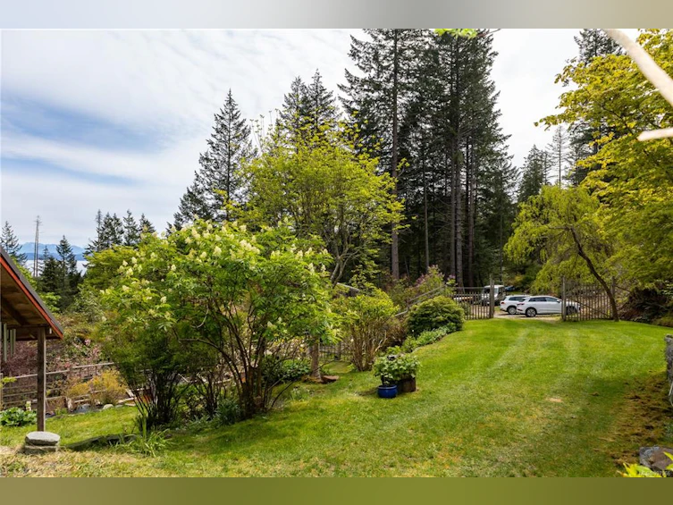1821 Hyacinthe Bay Road, Quadra Island, BC, V0P 1H0 - 10