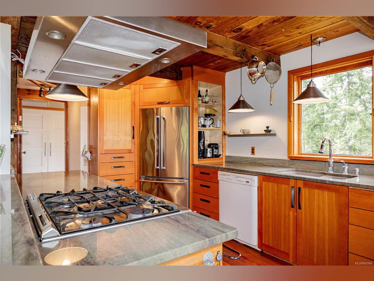 1821 Hyacinthe Bay Road, Quadra Island, BC, V0P 1H0 - 31