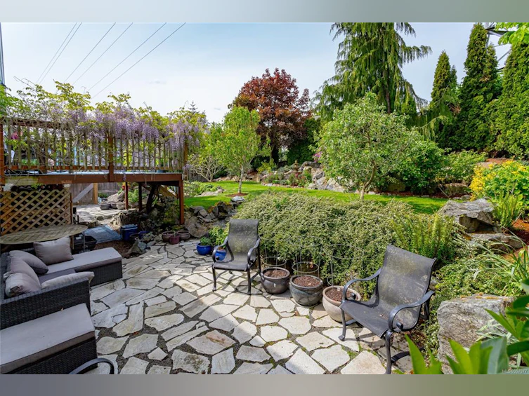 812 Kimberly Place, Saanich, BC, V8X 4R2 - 36