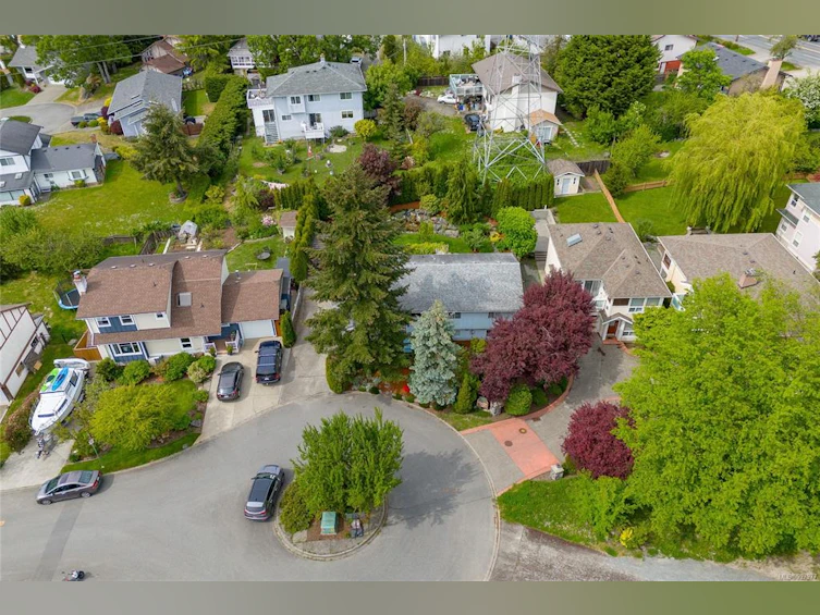 812 Kimberly Place, Saanich, BC, V8X 4R2 - 64