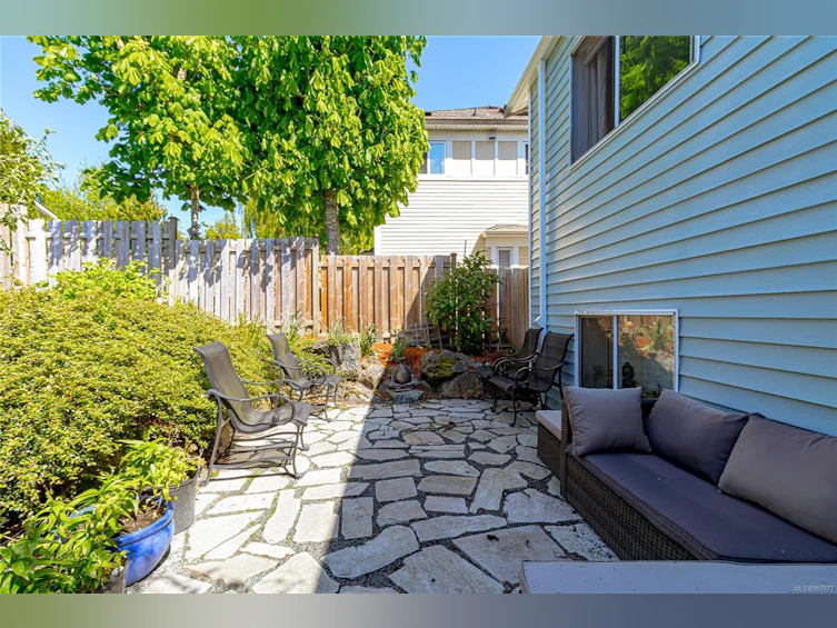 812 Kimberly Place, Saanich, BC, V8X 4R2 - 56
