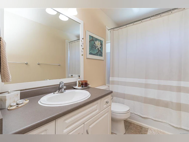 812 Kimberly Place, Saanich, BC, V8X 4R2 - 26