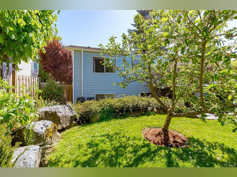 812 Kimberly Place, Saanich, BC, V8X 4R2 - 48