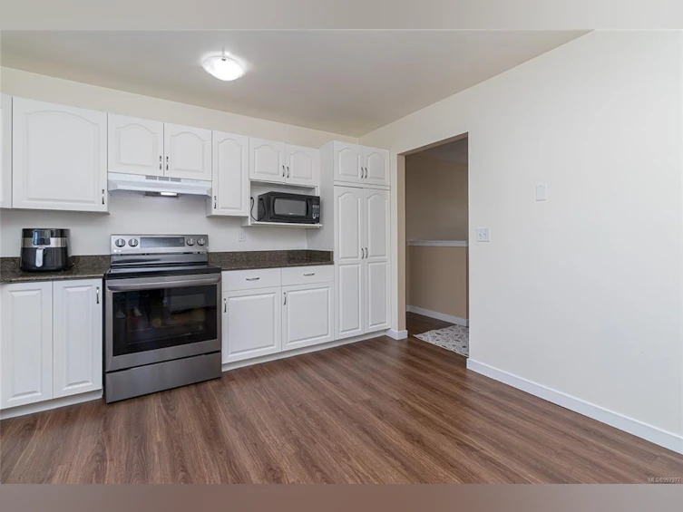812 Kimberly Place, Saanich, BC, V8X 4R2 - 8