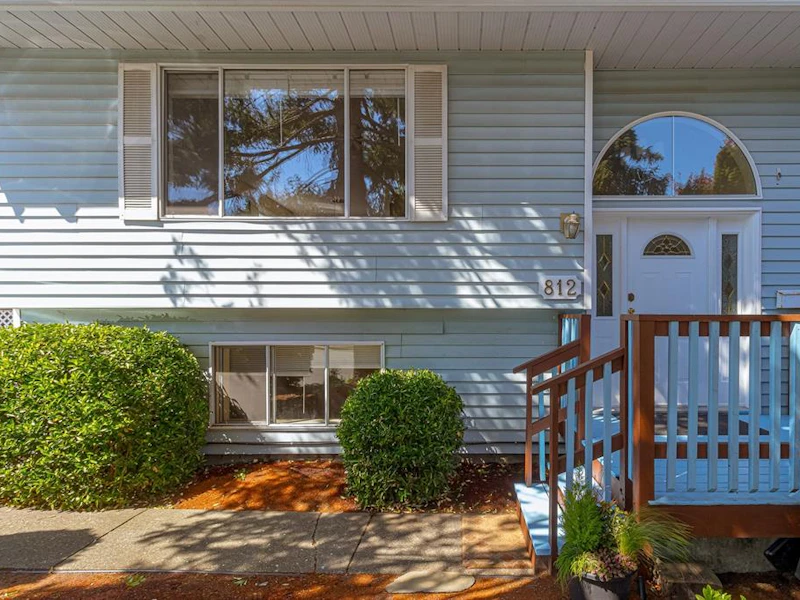 812 Kimberly Place, Saanich BC V8X 4R2