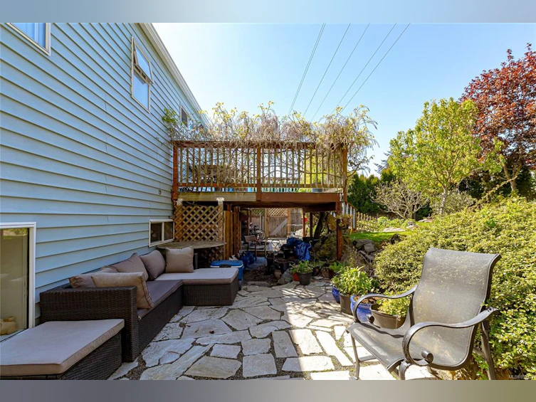 812 Kimberly Place, Saanich, BC, V8X 4R2 - 57