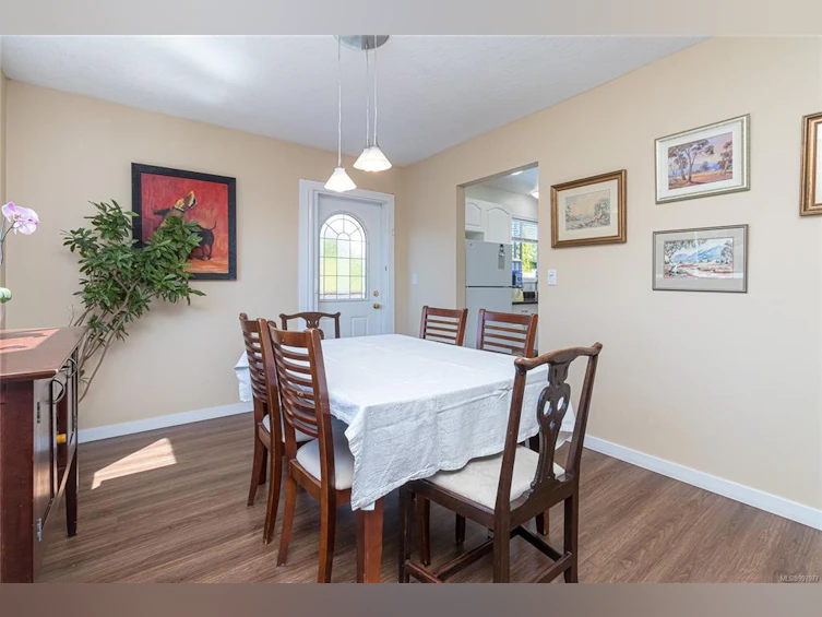 812 Kimberly Place, Saanich, BC, V8X 4R2 - 14