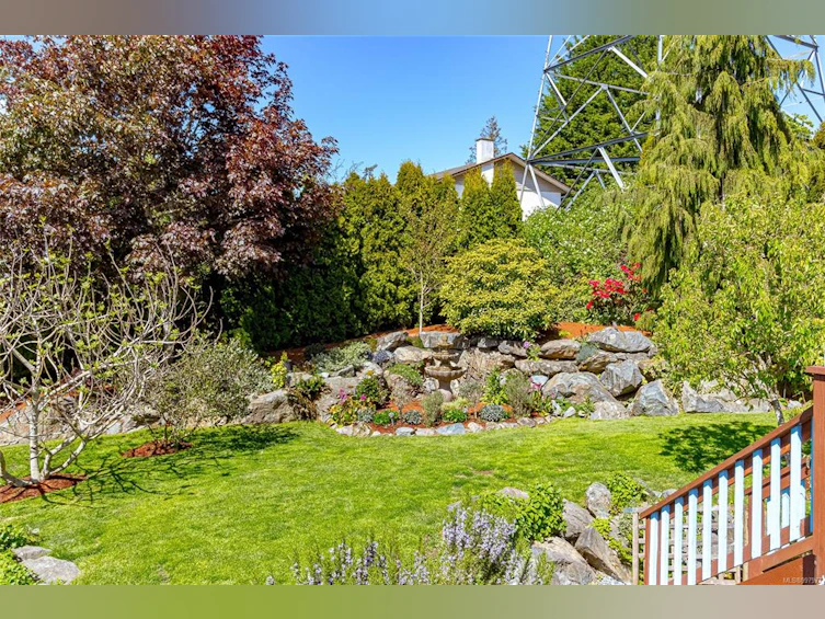 812 Kimberly Place, Saanich, BC, V8X 4R2 - 59