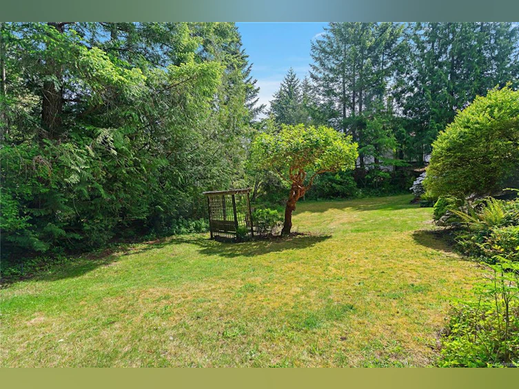 8612 E Echo Place, North Saanich, BC, V8L 5C7 - 40