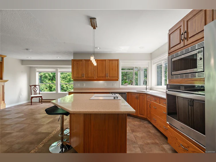 8612 E Echo Place, North Saanich, BC, V8L 5C7 - 11