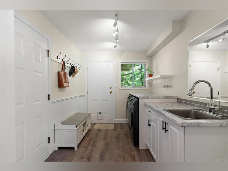 8612 E Echo Place, North Saanich, BC, V8L 5C7 - 20