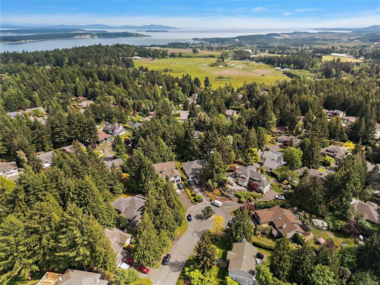 8612 E Echo Place, North Saanich, BC, V8L 5C7 - 45