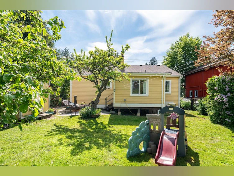 710 Cowper Street, Saanich, BC, V9A 2E9 - 28