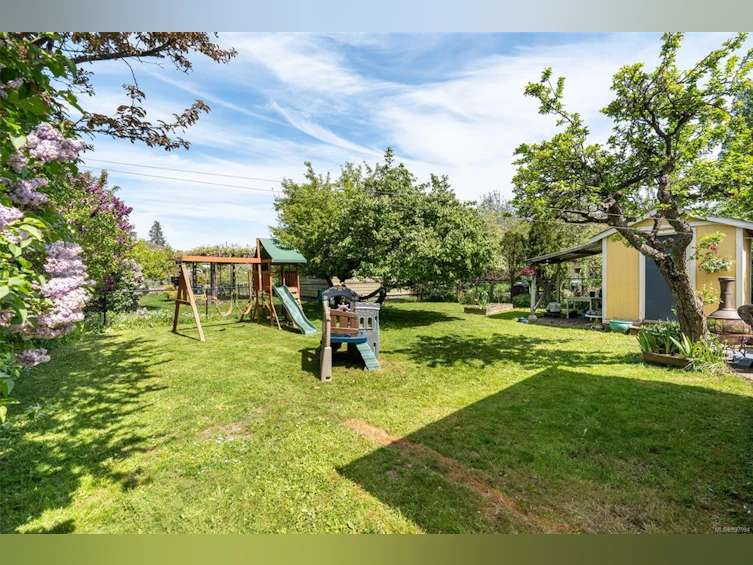 710 Cowper Street, Saanich, BC, V9A 2E9 - 27