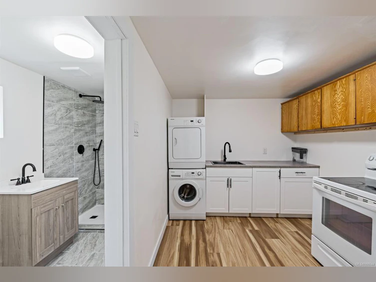 2957 Austin Avenue, Saanich, BC, V9A 2K9 - 27