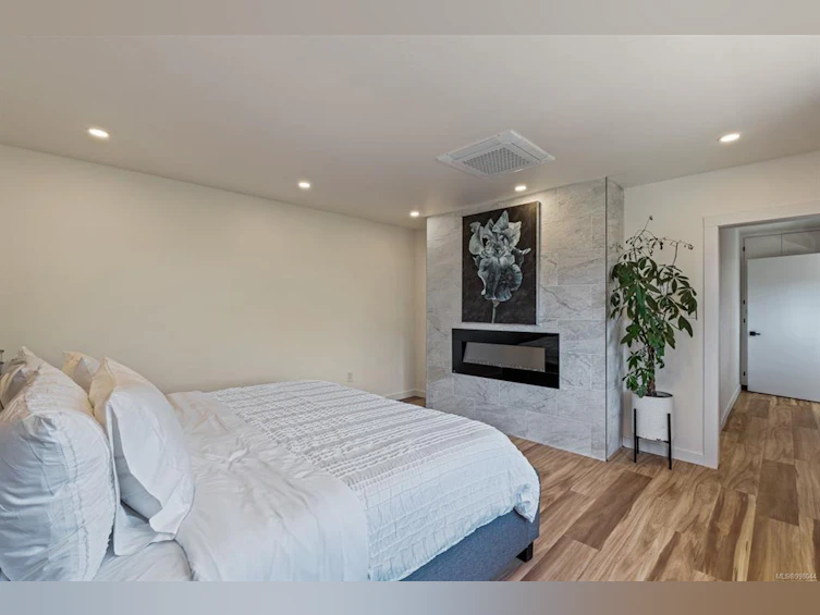 2957 Austin Avenue, Saanich, BC, V9A 2K9 - 10