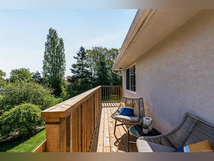2957 Austin Avenue, Saanich, BC, V9A 2K9 - 34