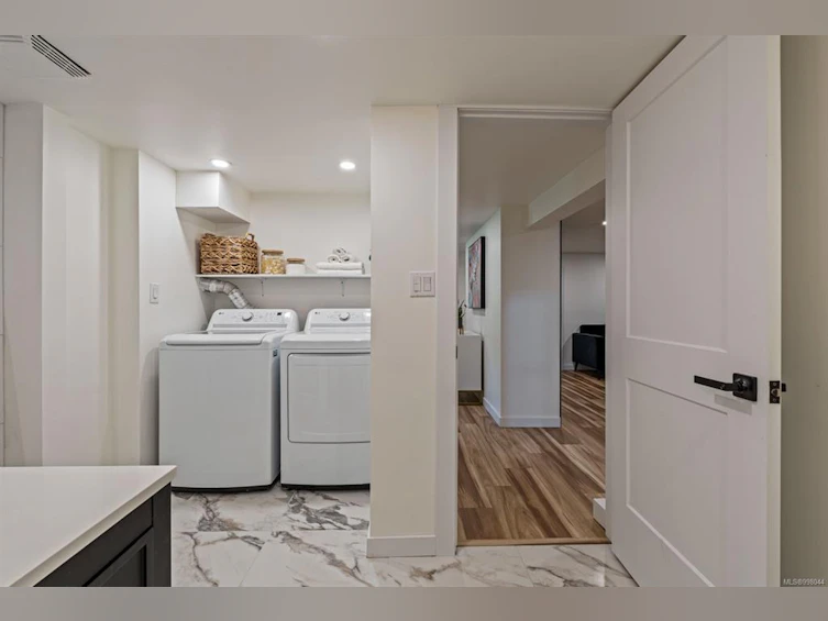2957 Austin Avenue, Saanich, BC, V9A 2K9 - 24