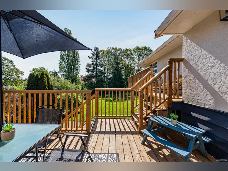 2957 Austin Avenue, Saanich, BC, V9A 2K9 - 32