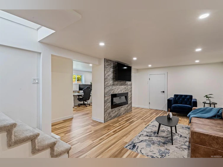 2957 Austin Avenue, Saanich, BC, V9A 2K9 - 15