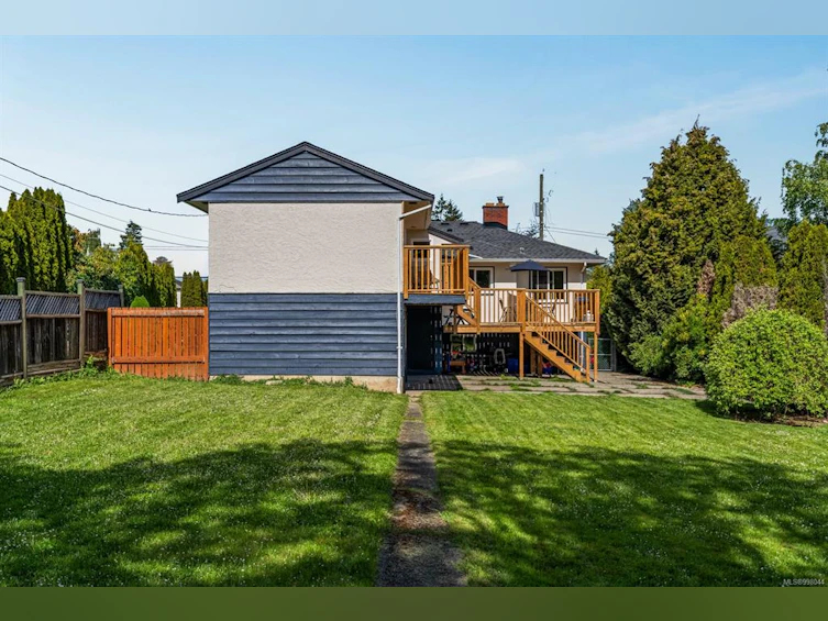 2957 Austin Avenue, Saanich, BC, V9A 2K9 - 36
