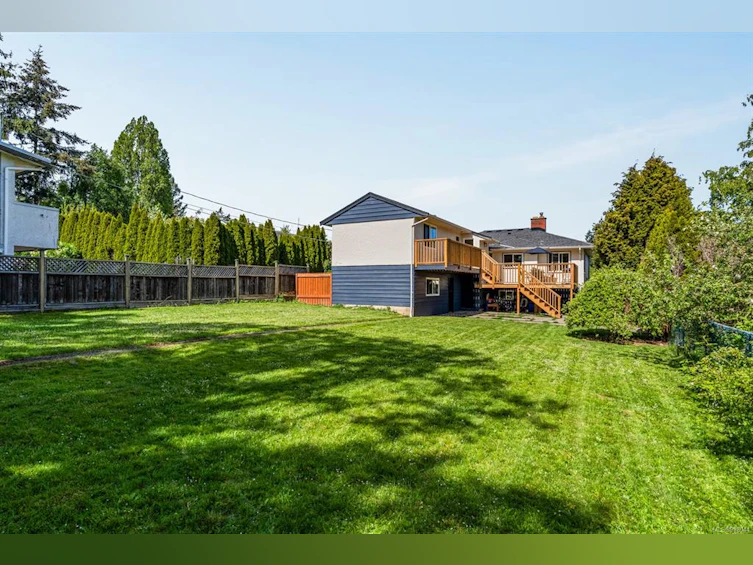2957 Austin Avenue, Saanich, BC, V9A 2K9 - 38
